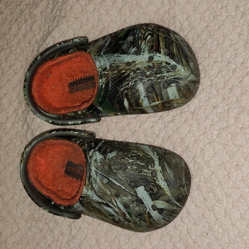 Toddler crocs